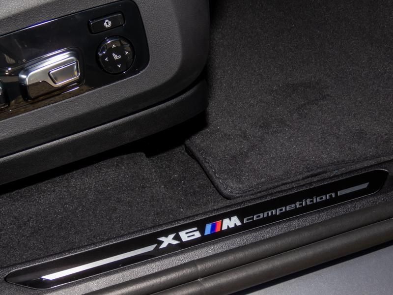 BMW X6 M Competition = Carbon Interior&Exterior= Гаранция, снимка 5 - Автомобили и джипове - 46385836