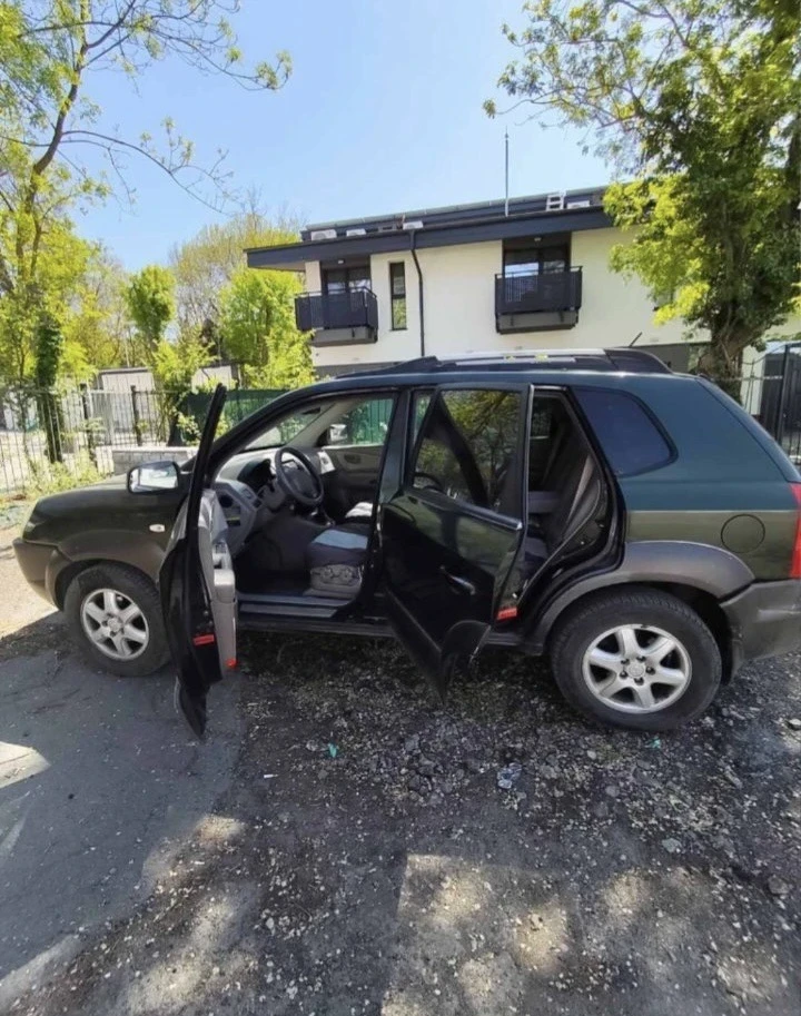 Hyundai Tucson, снимка 10 - Автомобили и джипове - 55657845