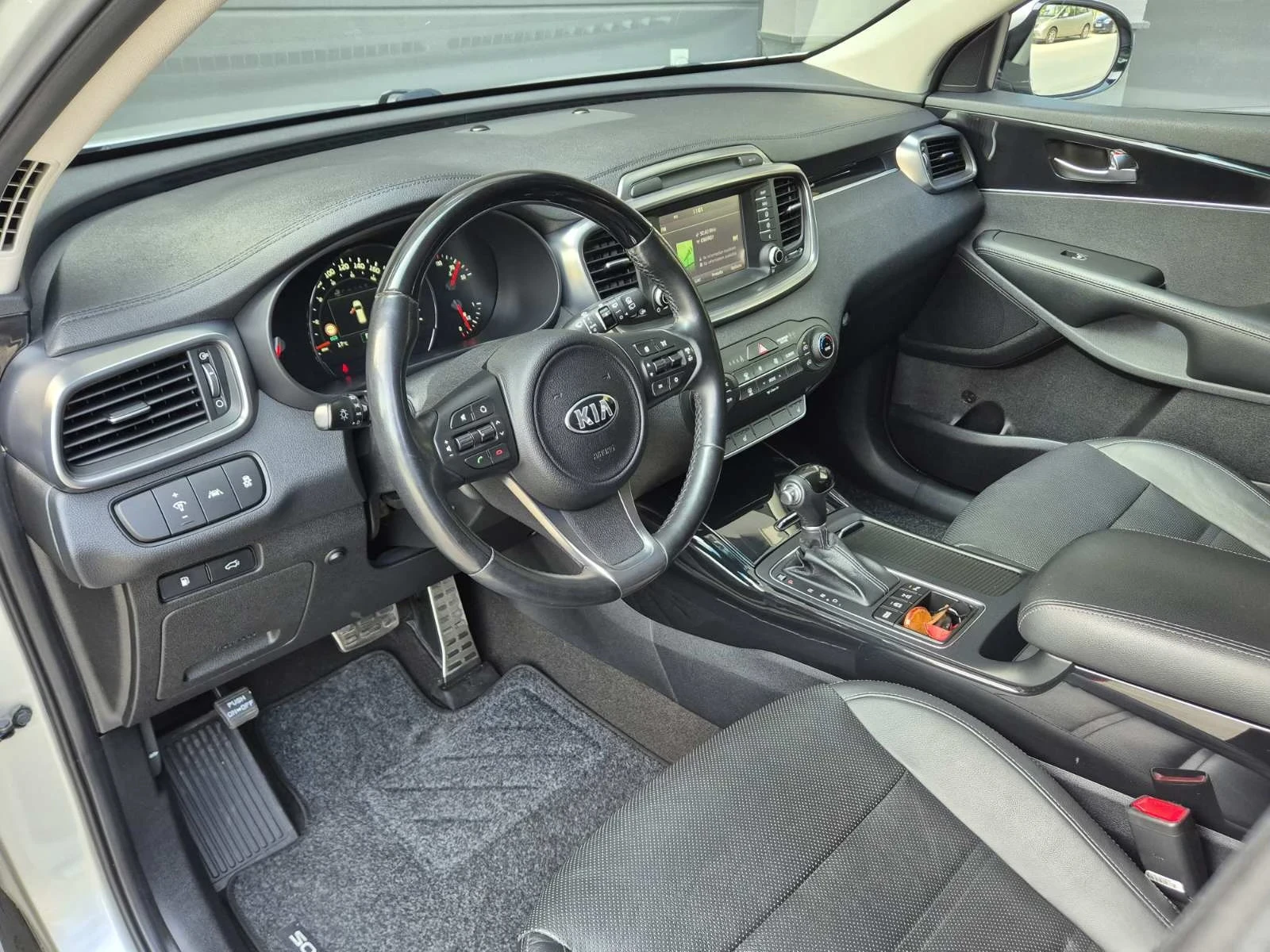 Kia Sorento 2.2 CRDi Feel AWD  - изображение 8