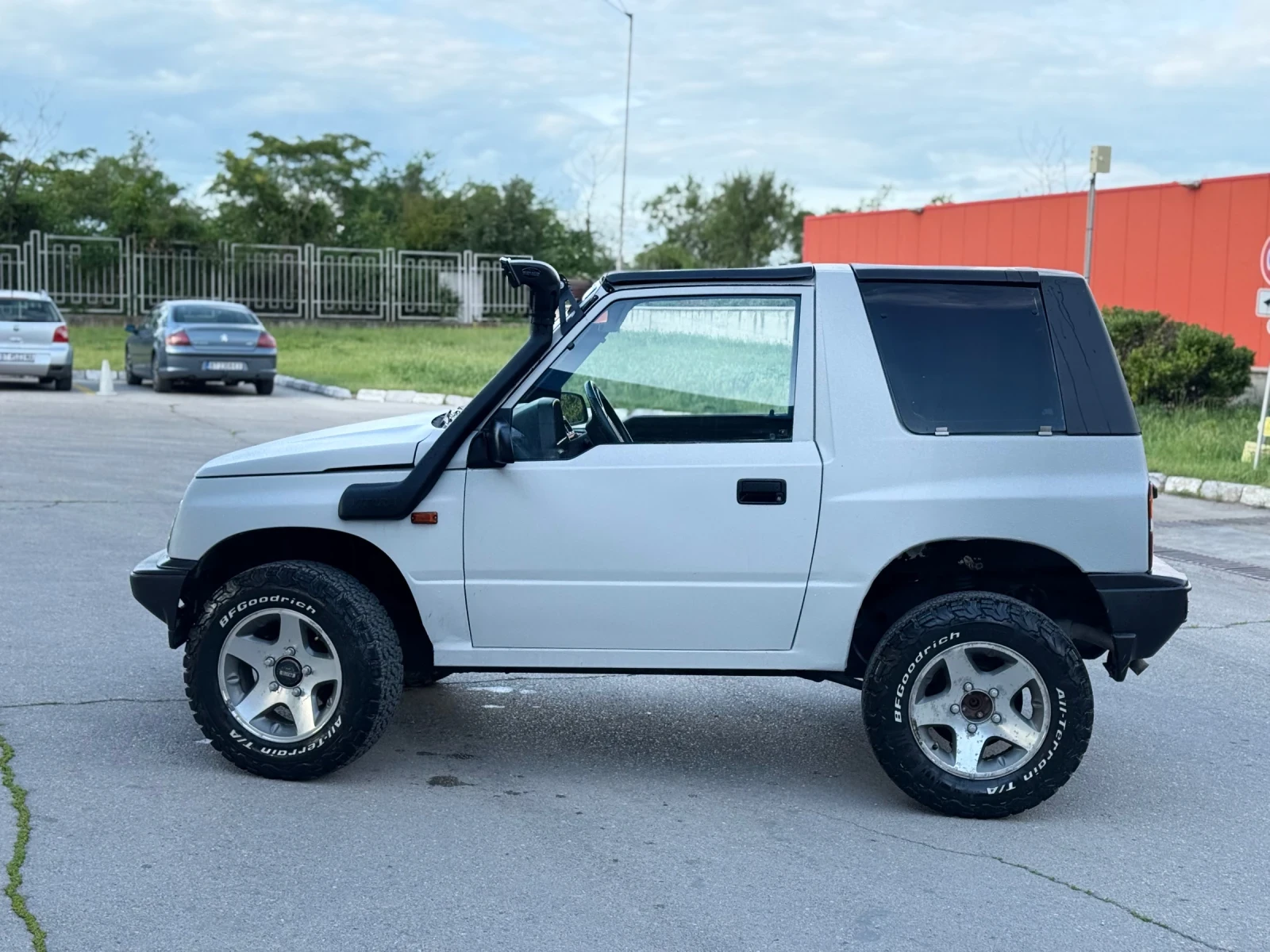 Suzuki Vitara 1.6 - изображение 8