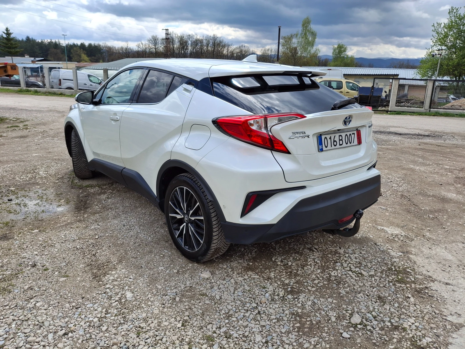 Toyota C-HR Luxury FULL - изображение 2