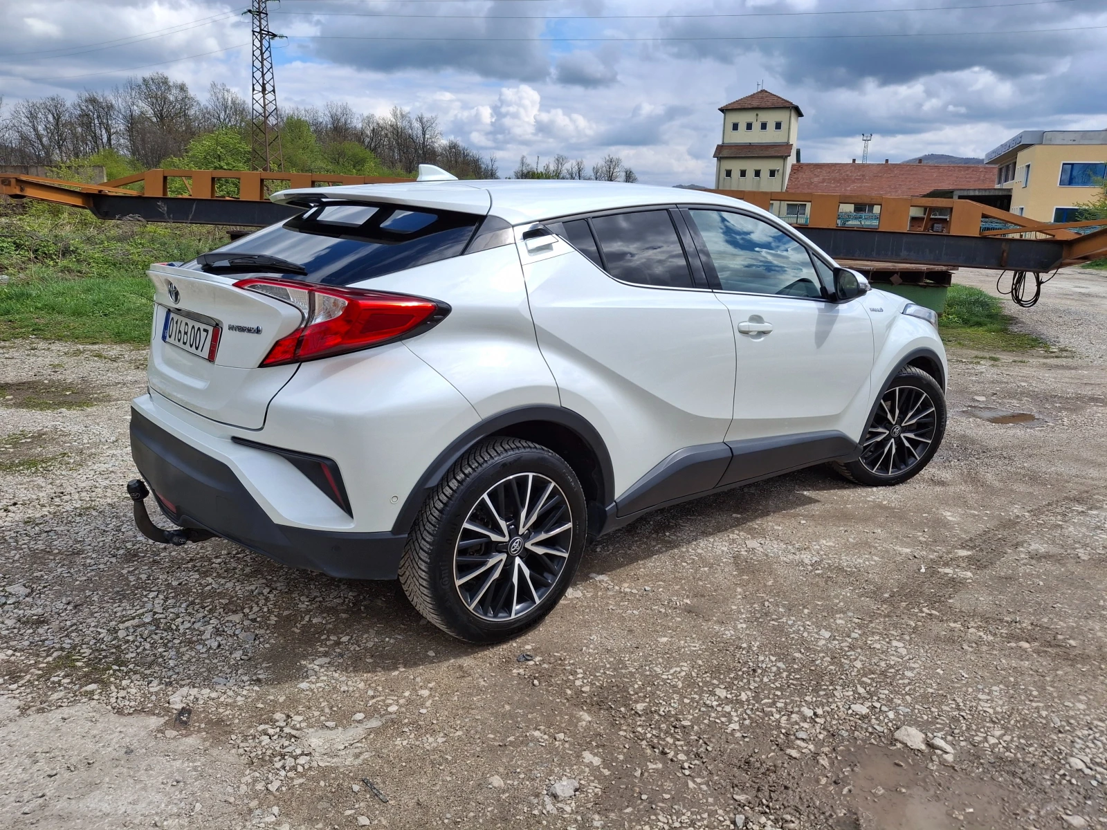 Toyota C-HR Luxury FULL - изображение 4