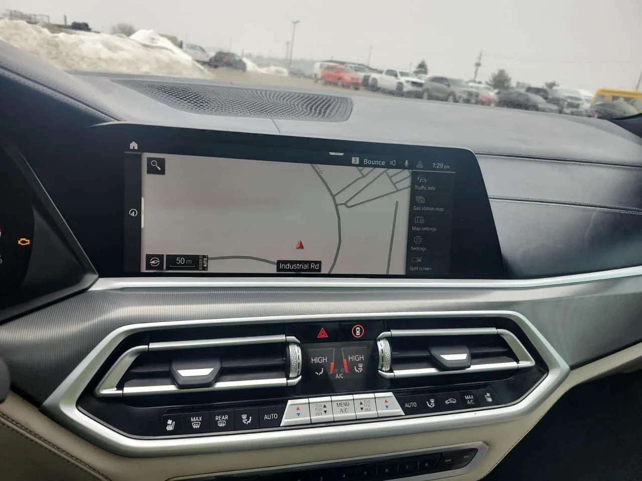 BMW X5 * M50I * CARFAX * БЕЗ ПЪРВОНАЧАЛНА ВНОСКА, снимка 11 - Автомобили и джипове - 53831413