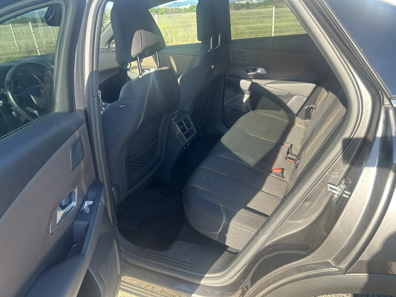 Citroen DS 7 Crossback 1.2 PureTech 130/Manual/Be Chic/EURO 6, снимка 11 - Автомобили и джипове - 55249182