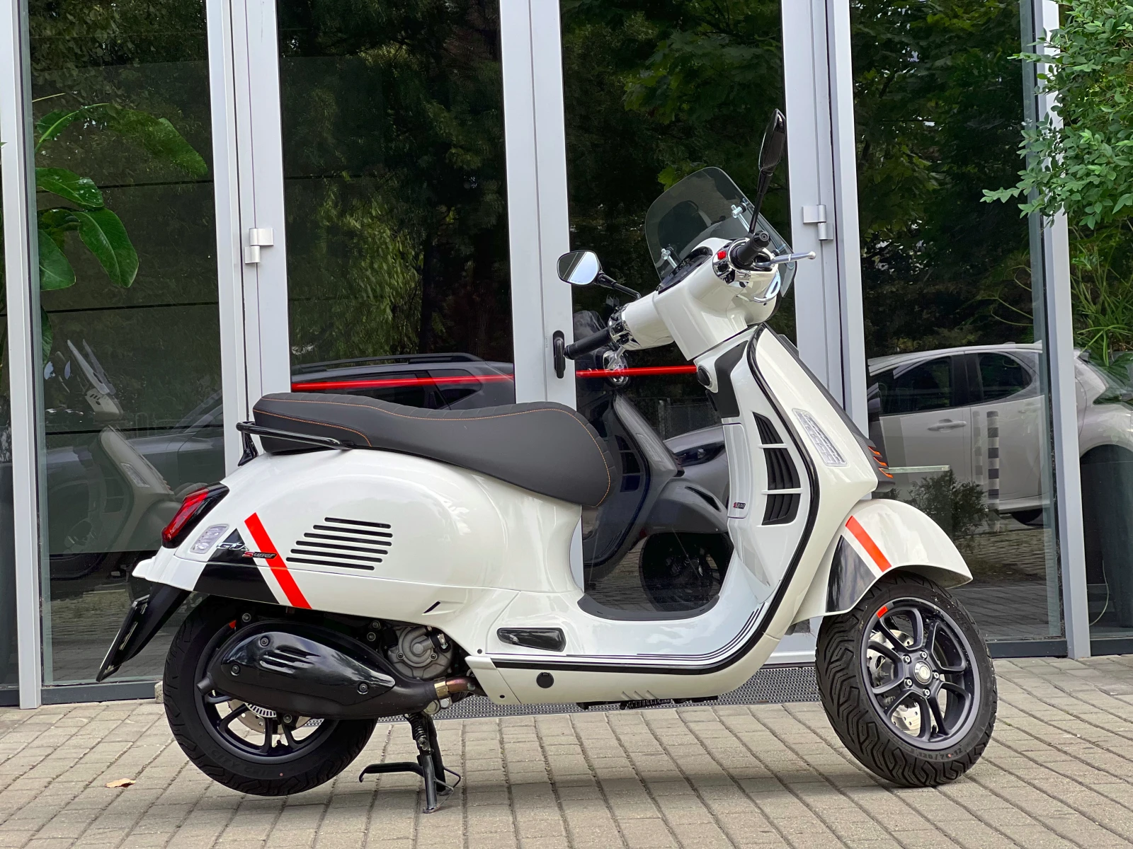 Vespa GTS 300 Super Sport - изображение 3