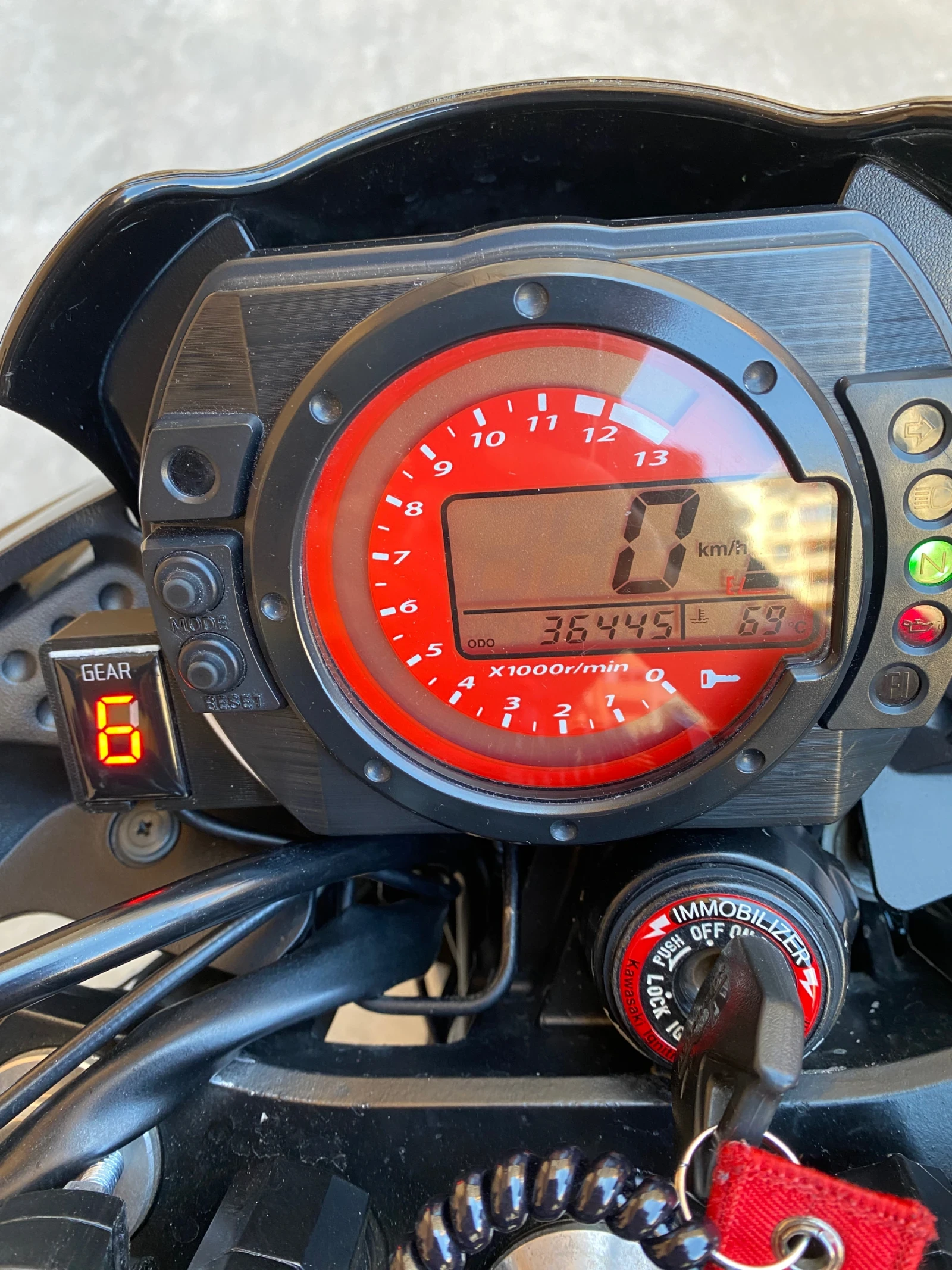Kawasaki Z Z750 А2 25kw!!!!, снимка 11 - Мотоциклети и мототехника - 56316158