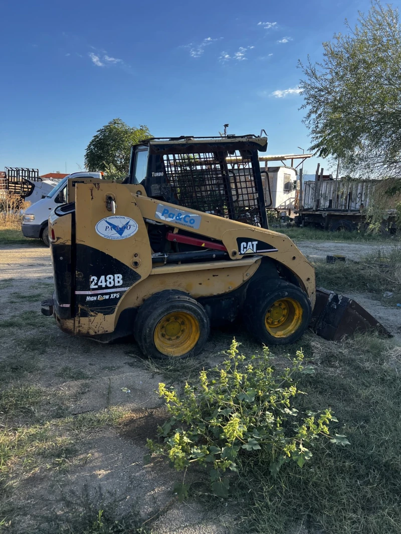 Мини челни товарачи Cat