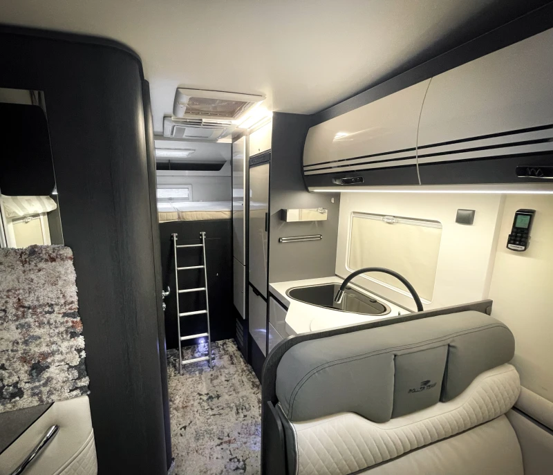 Кемпер ROLLER TEAM KRONOS 290M, снимка 8 - Каравани и кемпери - 52185720