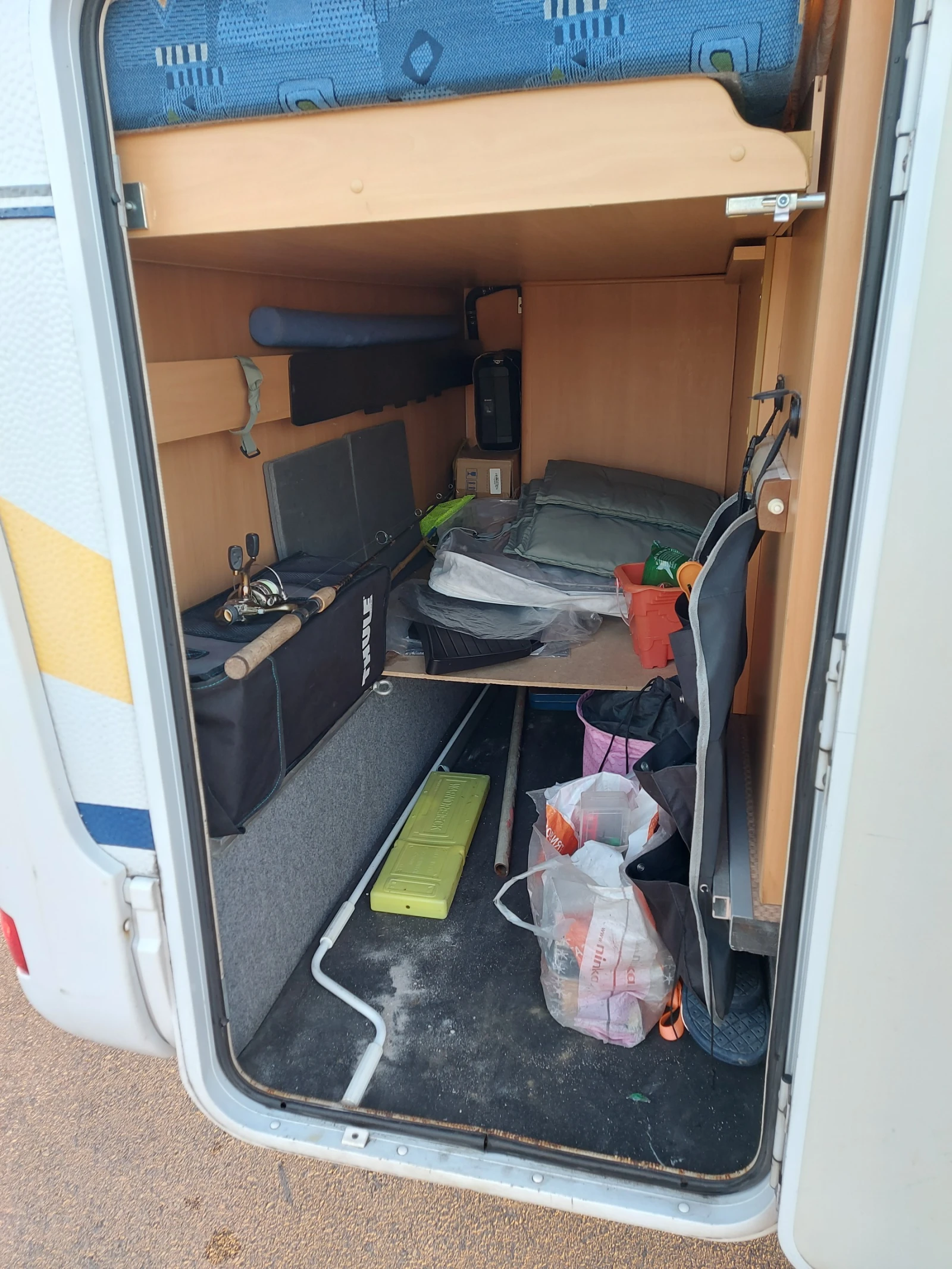 Кемпер Dethleffs Globetrotter / ALDE / двуетажно легло, снимка 6 - Каравани и кемпери - 53814447