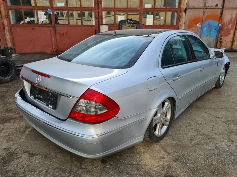 Mercedes-Benz E 200 5бр. KOMPRESSOR, снимка 10 - Автомобили и джипове - 39902053