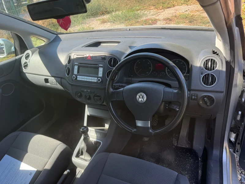 VW Touran 1.9tdi, снимка 5 - Автомобили и джипове - 47347352