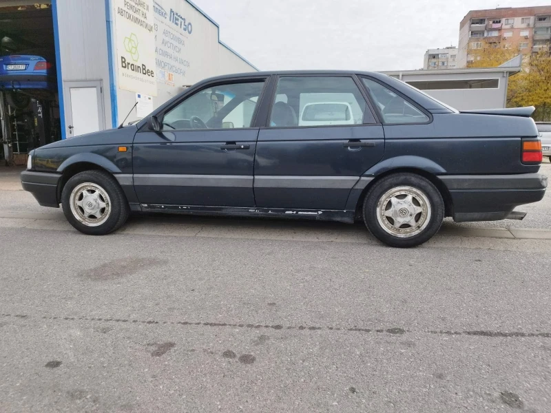 VW Passat 1.8, снимка 7 - Автомобили и джипове - 47991182