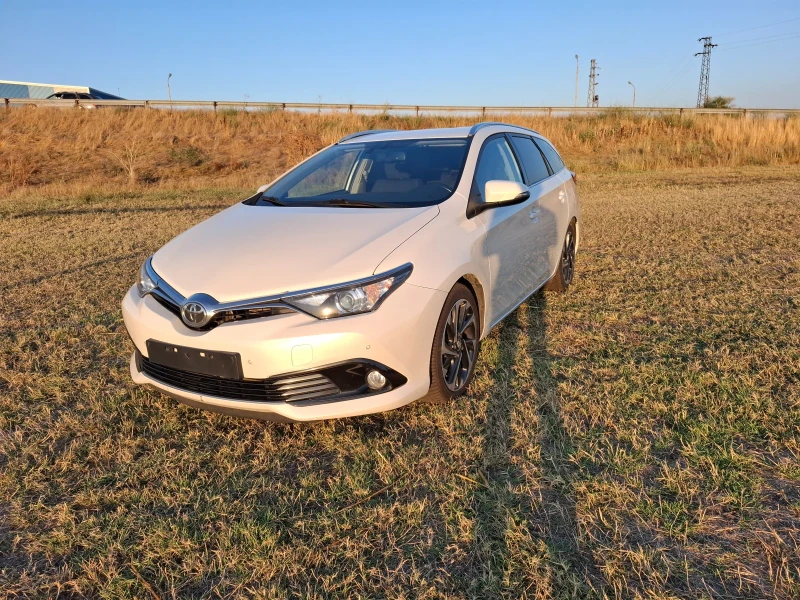 Toyota Auris, снимка 3 - Автомобили и джипове - 52338713