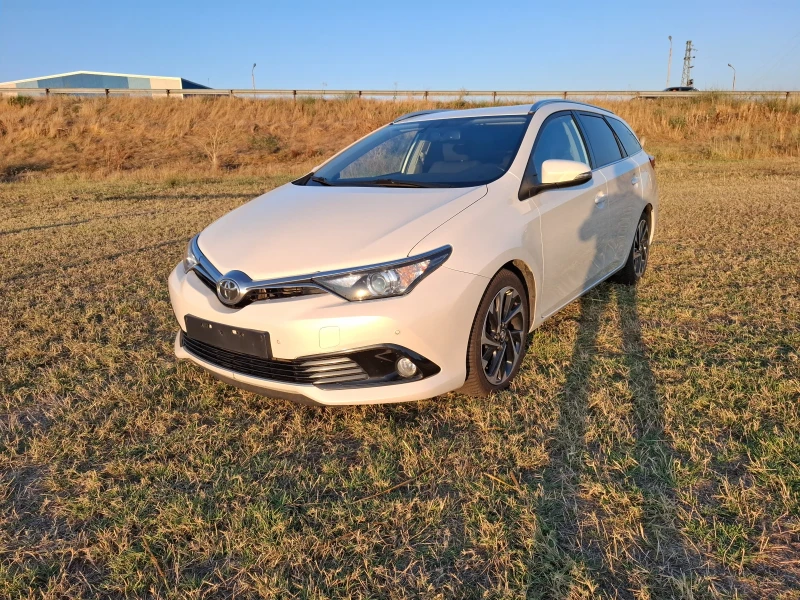 Toyota Auris, снимка 11 - Автомобили и джипове - 52338713