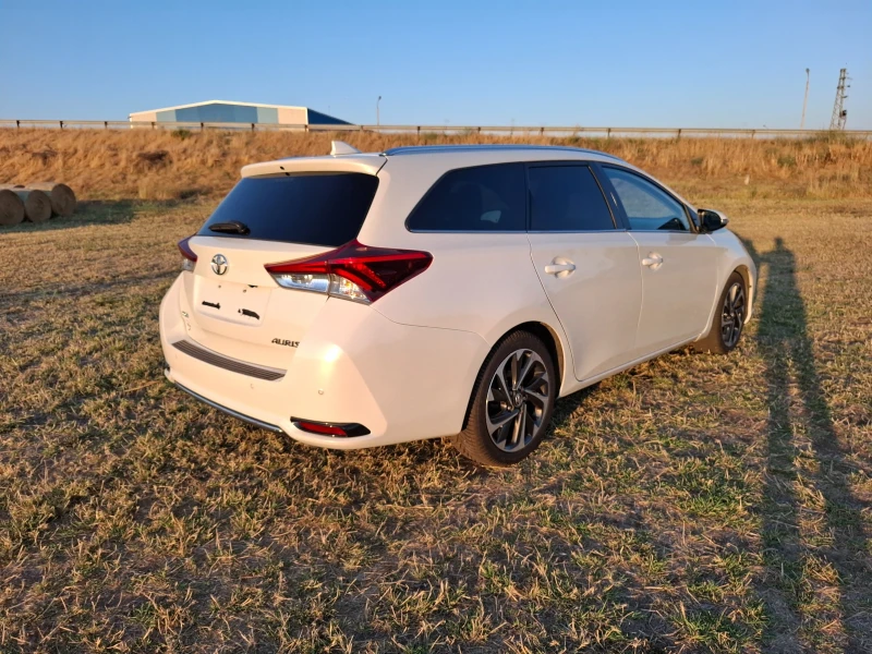 Toyota Auris, снимка 7 - Автомобили и джипове - 52338713
