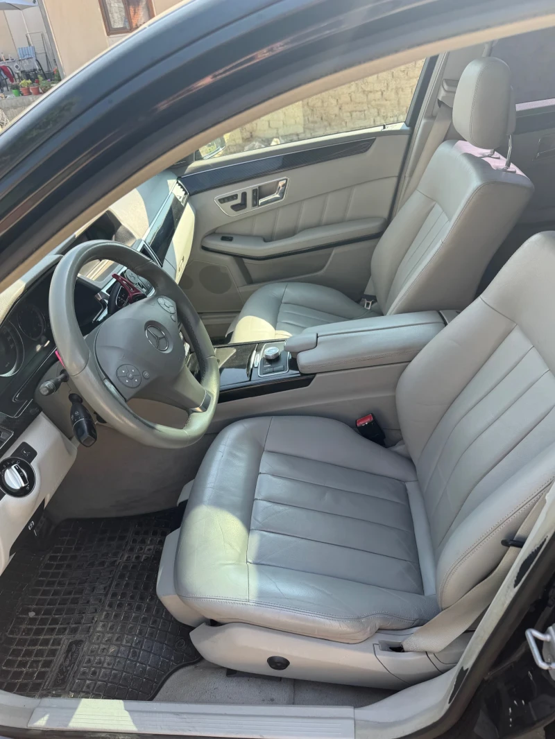 Mercedes-Benz E 350, снимка 11 - Автомобили и джипове - 52482343