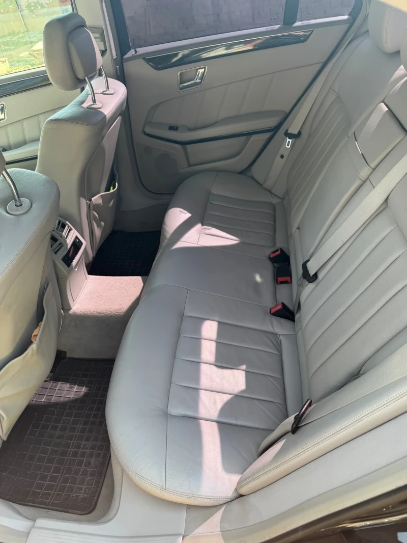 Mercedes-Benz E 350, снимка 14 - Автомобили и джипове - 52482343
