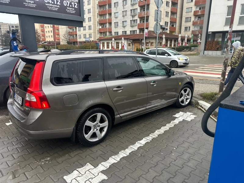 Volvo V70, снимка 6 - Автомобили и джипове - 52592740