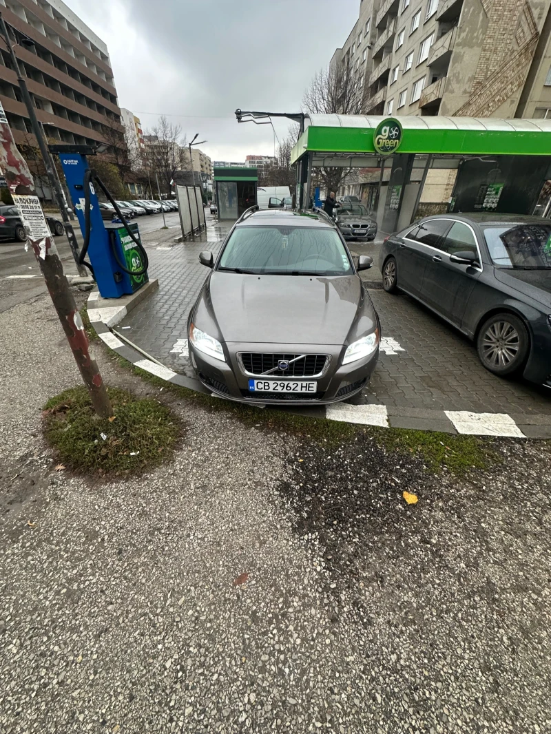 Volvo V70, снимка 2 - Автомобили и джипове - 52592740