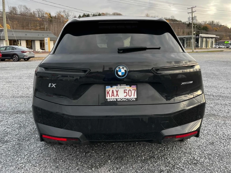 BMW iX 2022 xDrive50 * CARFAX * БЕЗ ПЪРВОНАЧАЛНА ВНОСКА, снимка 5 - Автомобили и джипове - 52633601