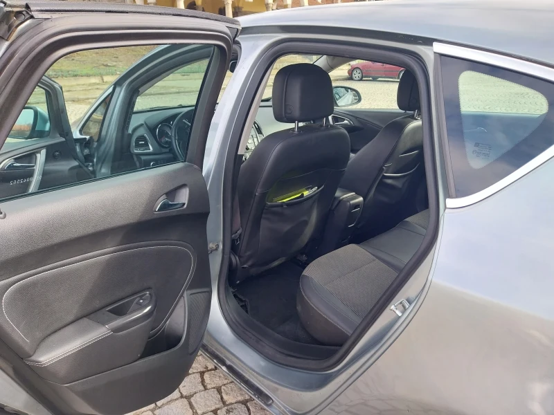 Opel Astra Opela Astra J 1.7 CDTI, снимка 13 - Автомобили и джипове - 53292566