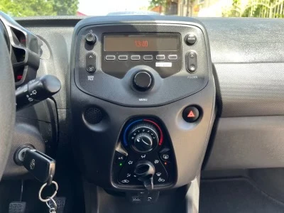 Toyota Aygo, снимка 8 - Автомобили и джипове - 46811152