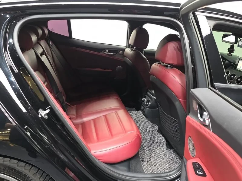 Kia Stinger 3.3 2WD GT - САМО 30% АВАНС , снимка 12 - Автомобили и джипове - 55888081