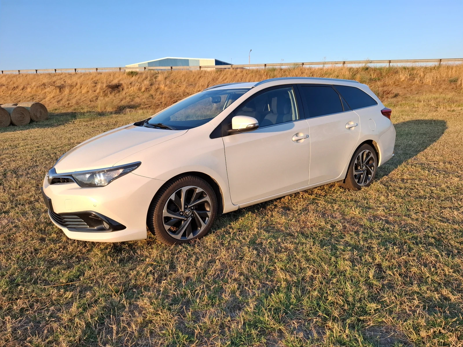 Toyota Auris, снимка 1