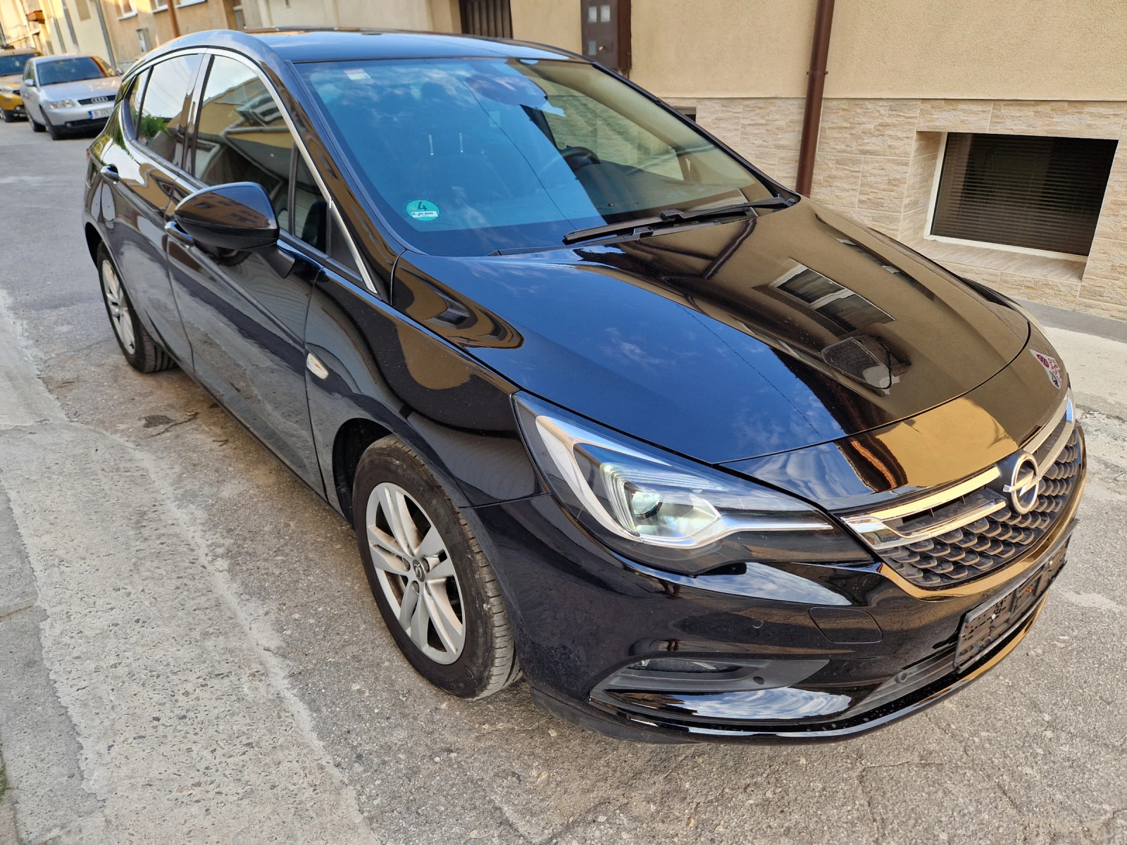 Opel Astra 1.4 t 150к.с Full Led - изображение 3