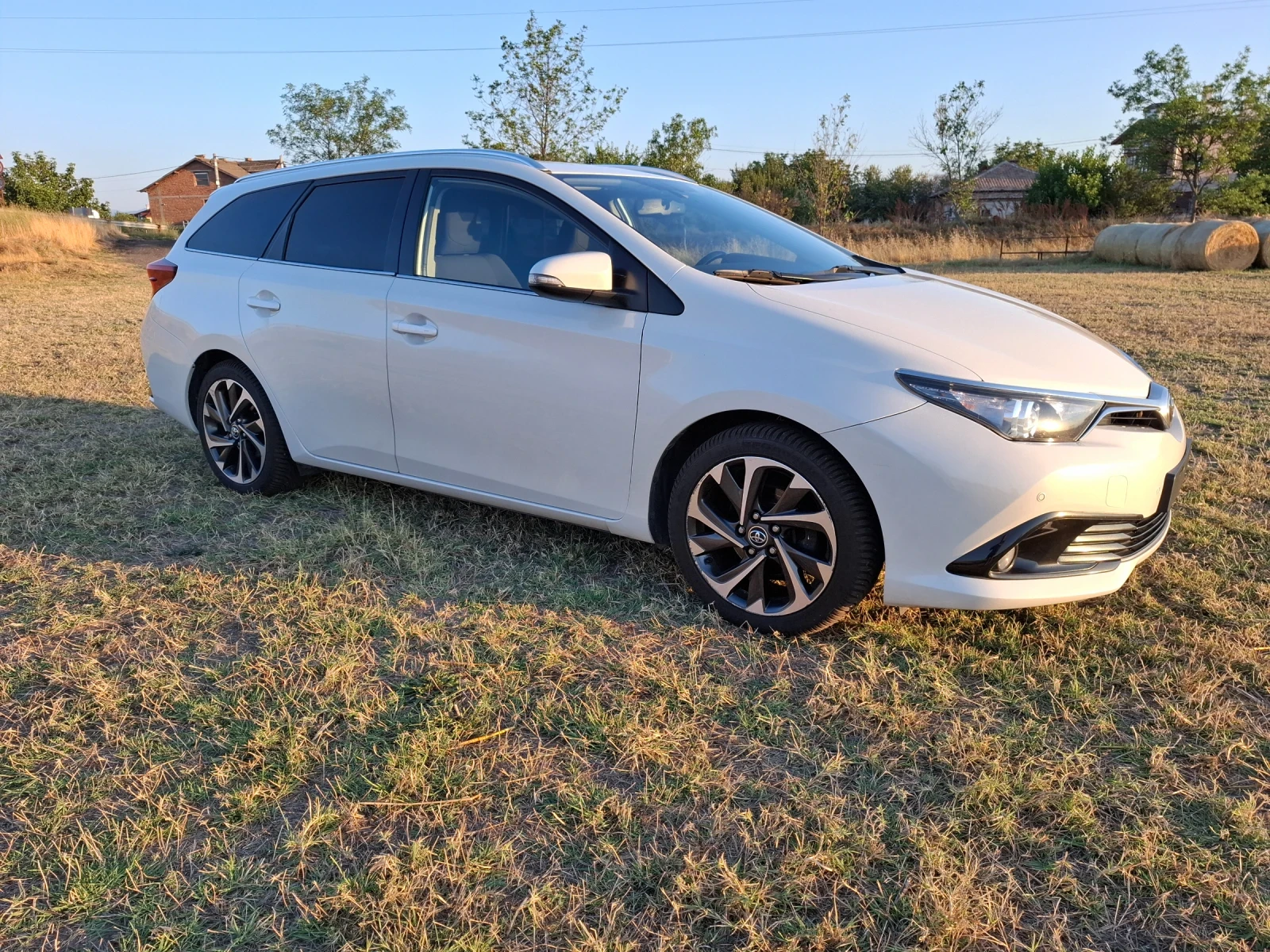 Toyota Auris  - изображение 2