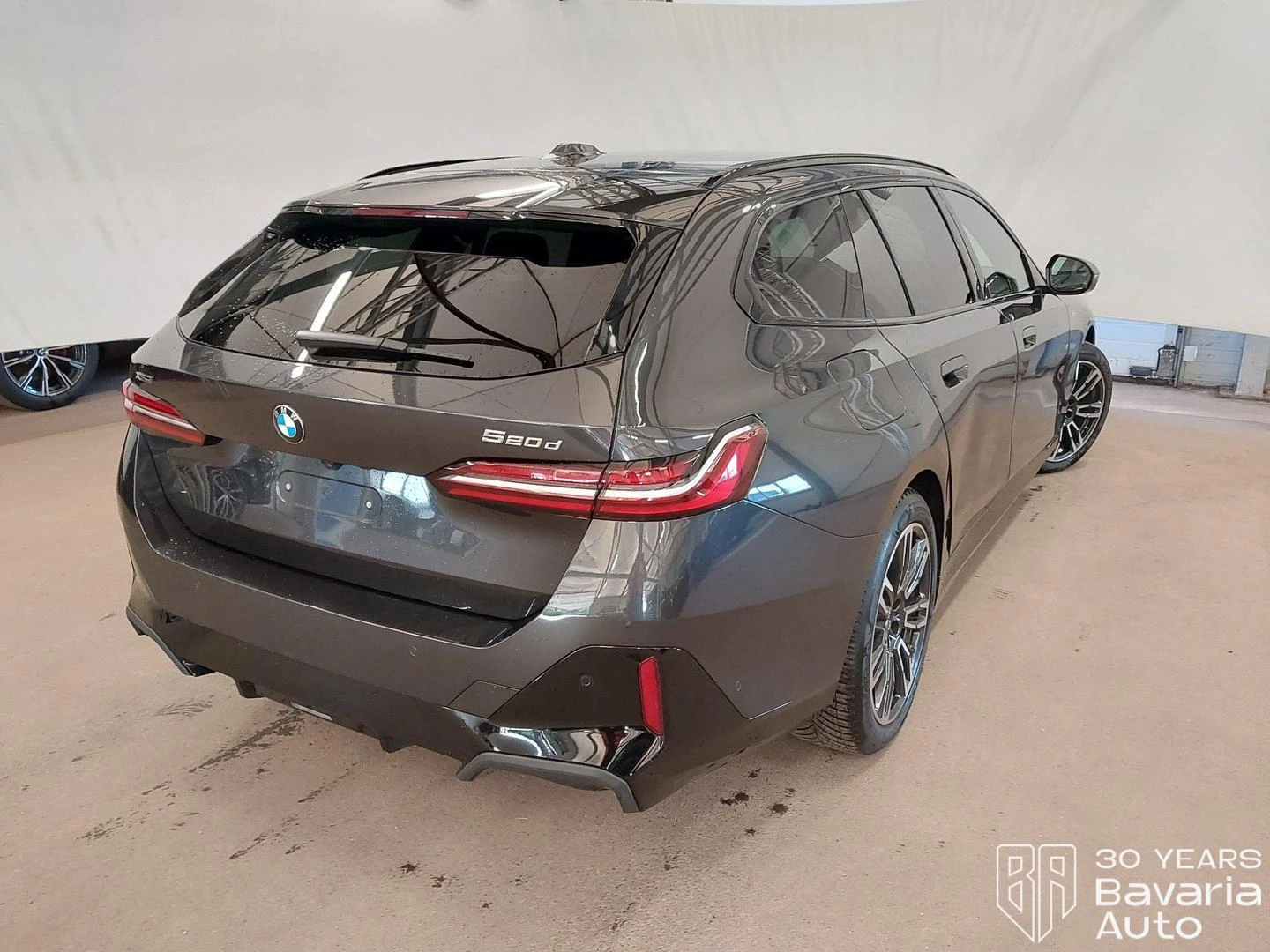 BMW 520 d xDrive Touring Steptronic M Sport Paket - изображение 3