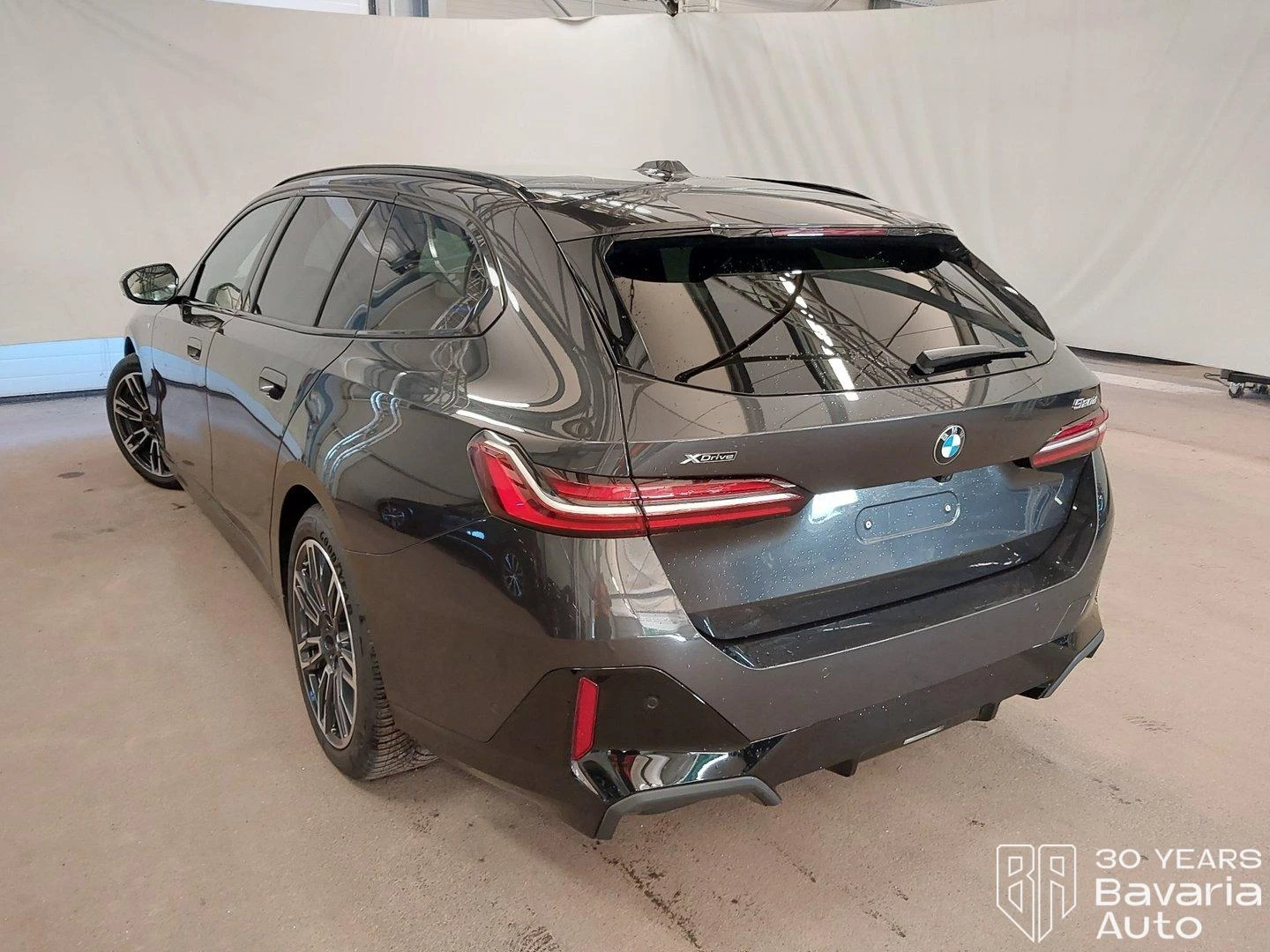 BMW 520 d xDrive Touring Steptronic M Sport Paket - изображение 2