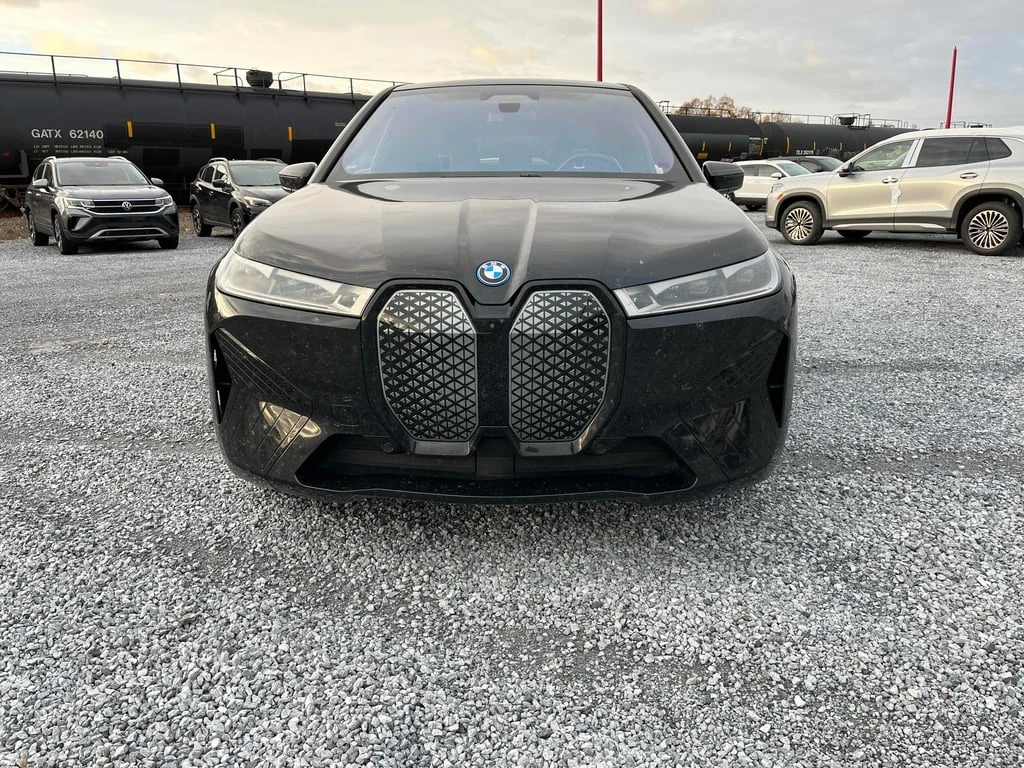 BMW iX 2022 xDrive50 * CARFAX * БЕЗ ПЪРВОНАЧАЛНА ВНОСКА - изображение 2