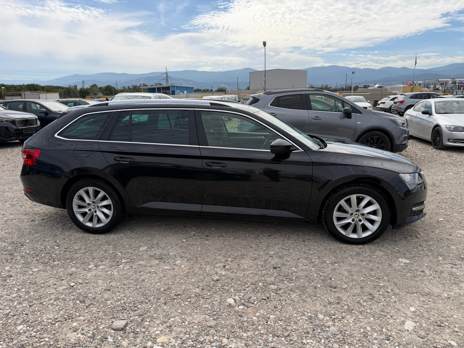 Skoda Superb 2.0 TDI, снимка 4 - Автомобили и джипове - 52723512