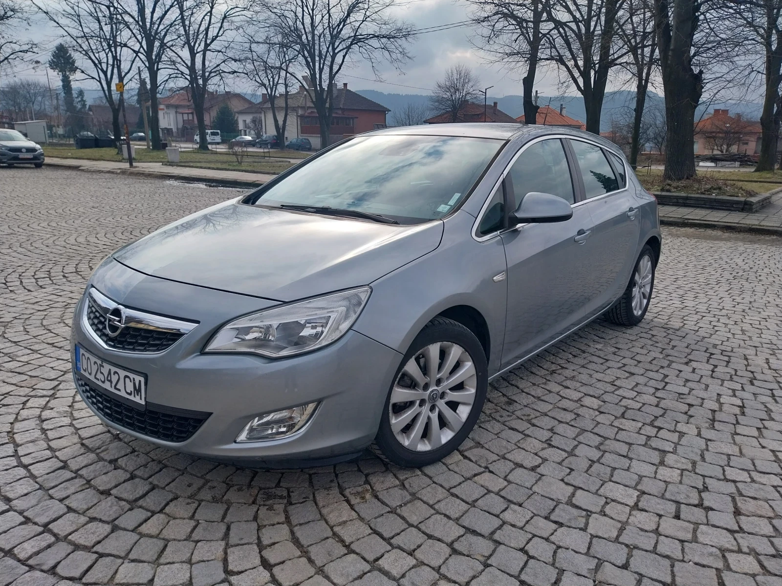 Opel Astra Opela Astra J 1.7 CDTI - изображение 4