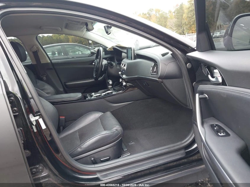 Kia Stinger Base RWD * Kрайна цена до БГ* , снимка 5 - Автомобили и джипове - 53714808