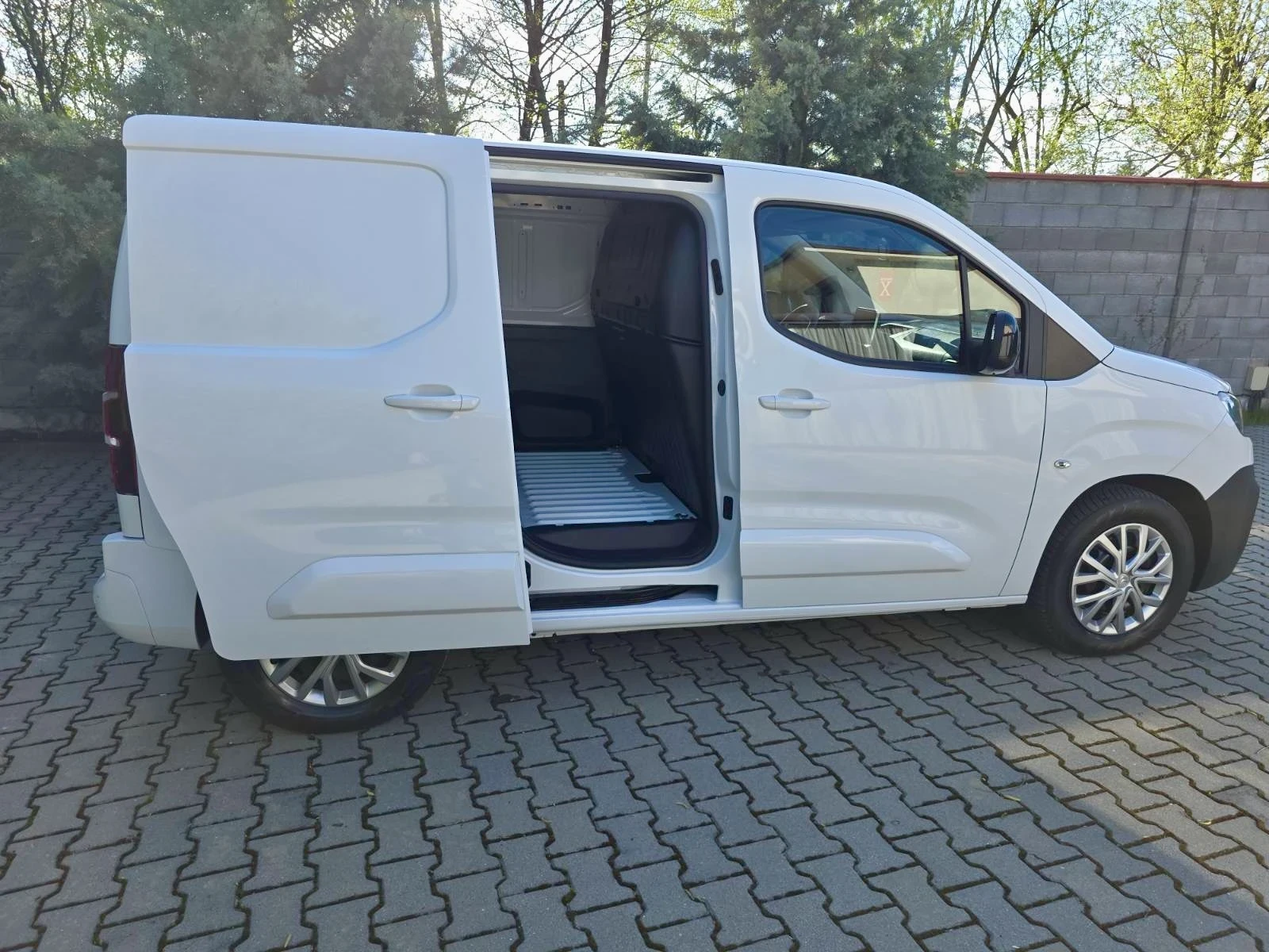 Citroen Berlingo ELECTRIC 50kW, снимка 7 - Автомобили и джипове - 54296581