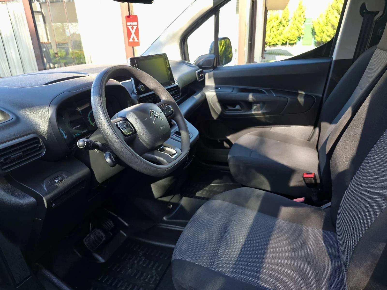 Citroen Berlingo ELECTRIC 50kW, снимка 9 - Автомобили и джипове - 54296581