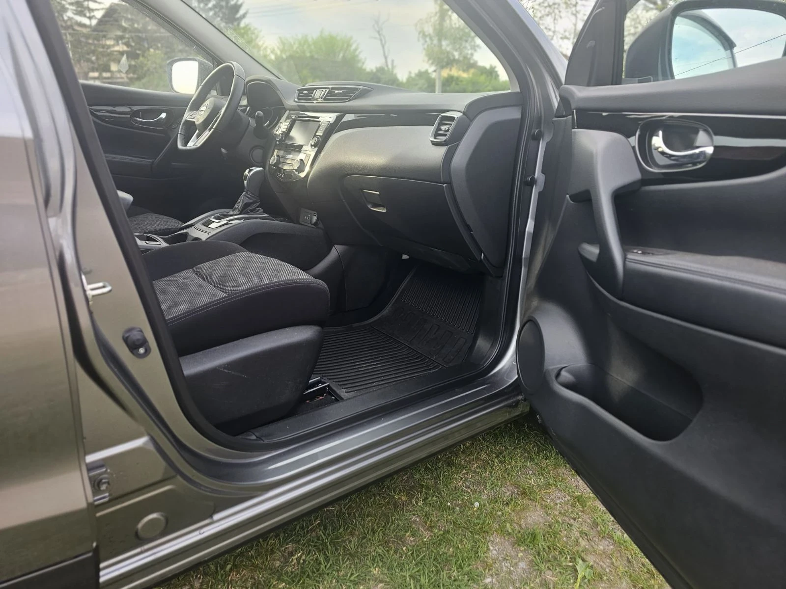 Nissan Qashqai 2.0 бензин , снимка 8 - Автомобили и джипове - 54436440