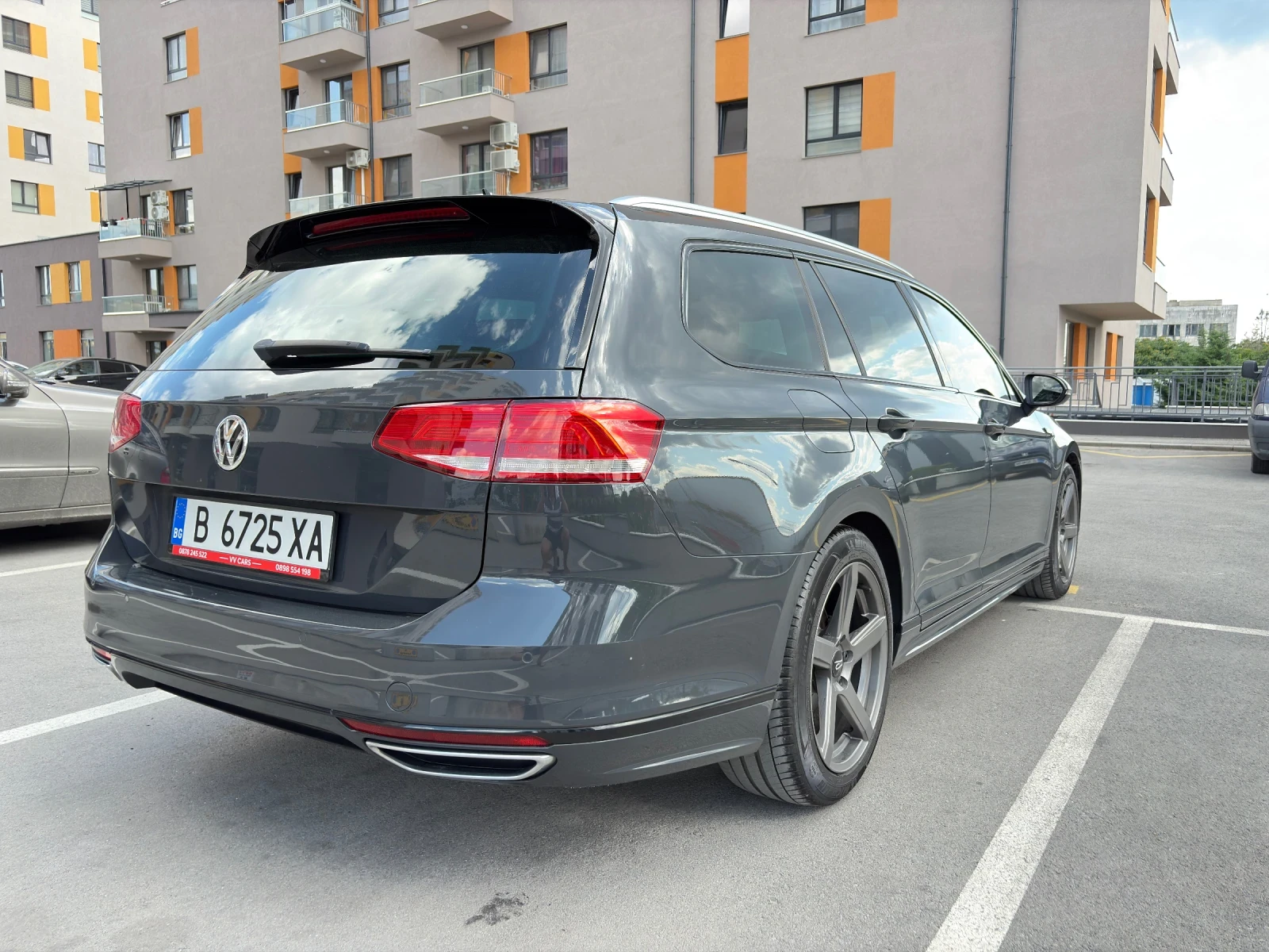 VW Passat R-Line, снимка 8 - Автомобили и джипове - 55189531
