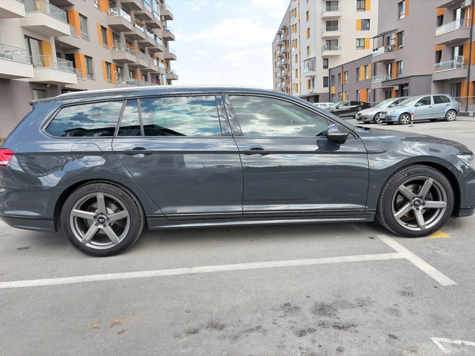 VW Passat R-Line, снимка 9 - Автомобили и джипове - 55189531
