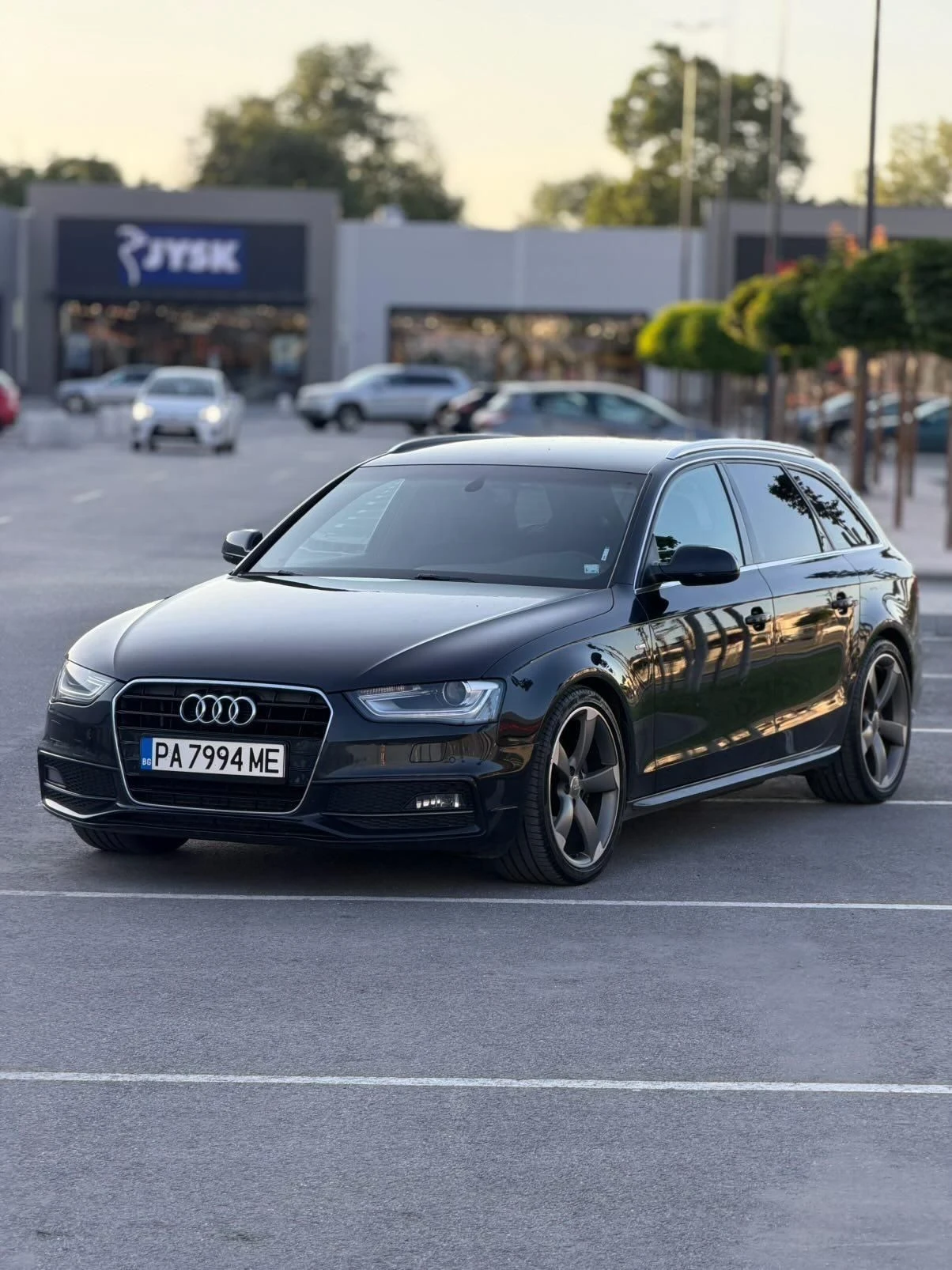 Audi A4 3хS line B 8.5