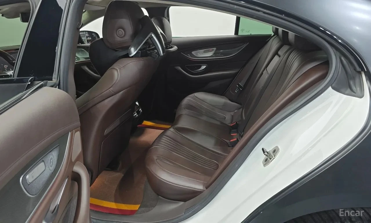Mercedes-Benz CLS 400 АМГ ПАКЕТ/d/4MATIC/ХЕДЪП/360/ОБДУХ/ДИСТРОНИК, снимка 11 - Автомобили и джипове - 55831877