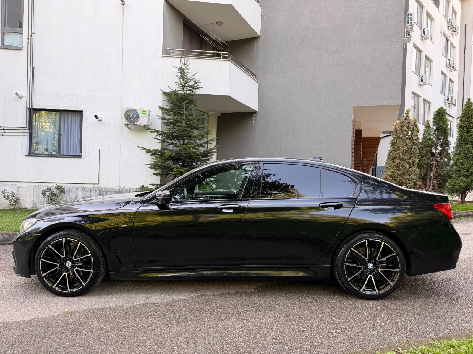BMW 730 d / M-OPTIC , снимка 4 - Автомобили и джипове - 55885732