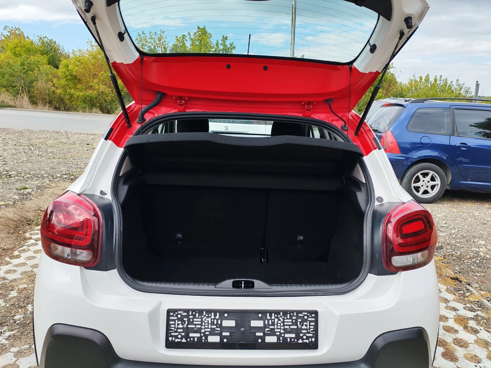 Citroen C3 1.2 Бензин 83 к. с. , снимка 9 - Автомобили и джипове - 56253957