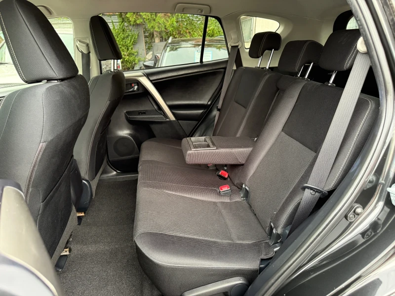 Toyota Rav4 2.0i-152КС / АВТОМАТИК / 4Х4 / NAVI / ECO / SPORT, снимка 9 - Автомобили и джипове - 51703835