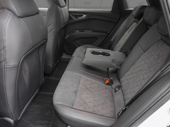 Audi Q4 e-Tron 45 Quattro = S-line = Гаранция, снимка 12 - Автомобили и джипове - 56182748