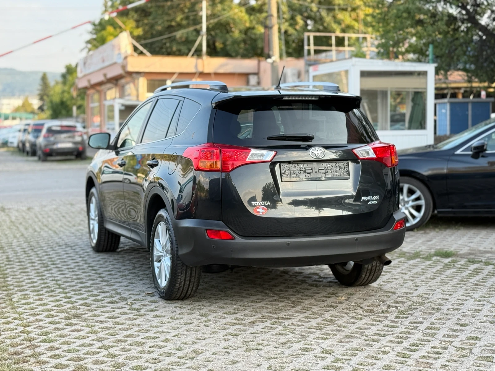 Toyota Rav4 2.0i-152КС / АВТОМАТИК / 4Х4 / NAVI / ECO / SPORT - изображение 5