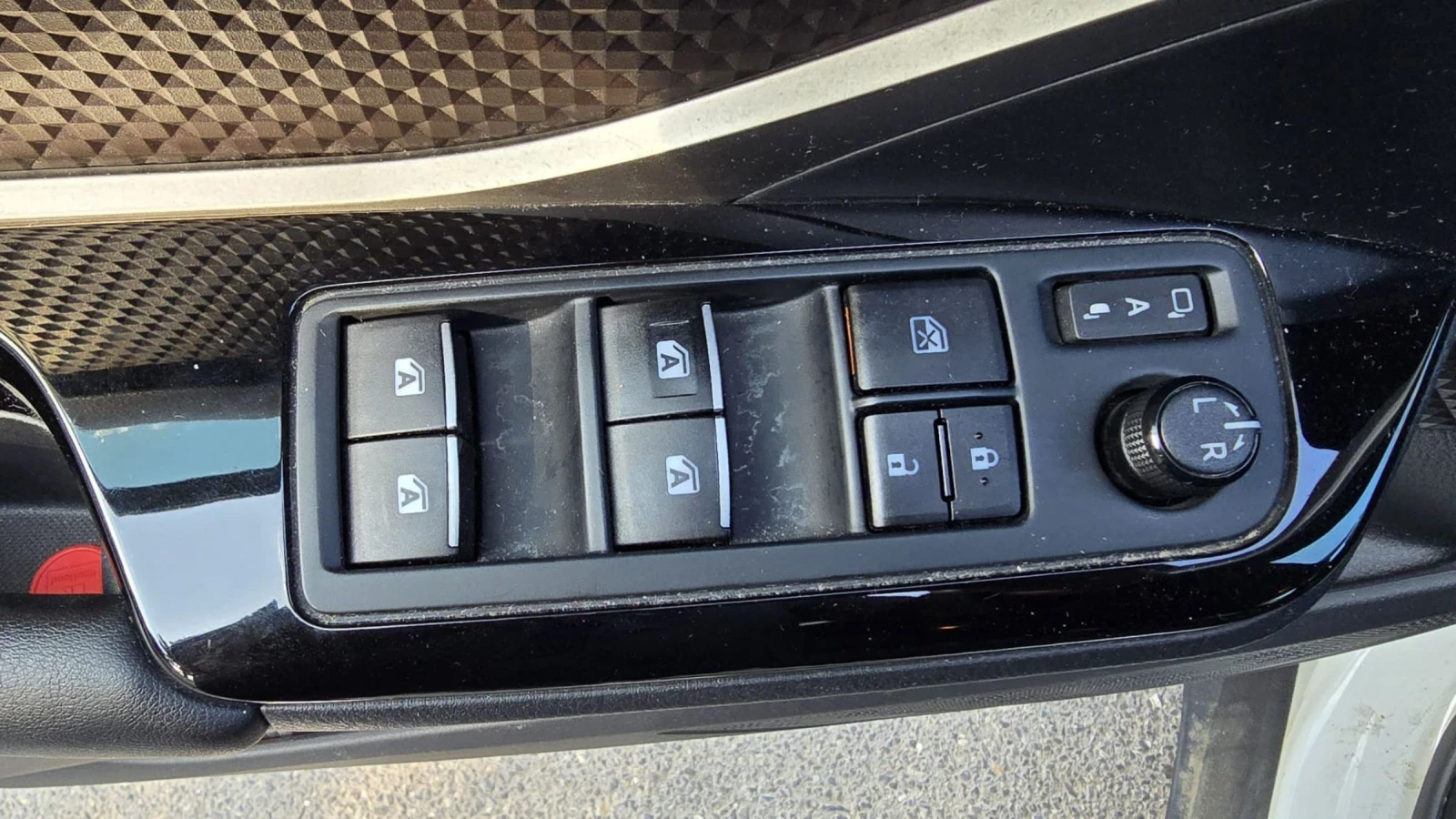 Toyota C-HR, снимка 8 - Автомобили и джипове - 53747211