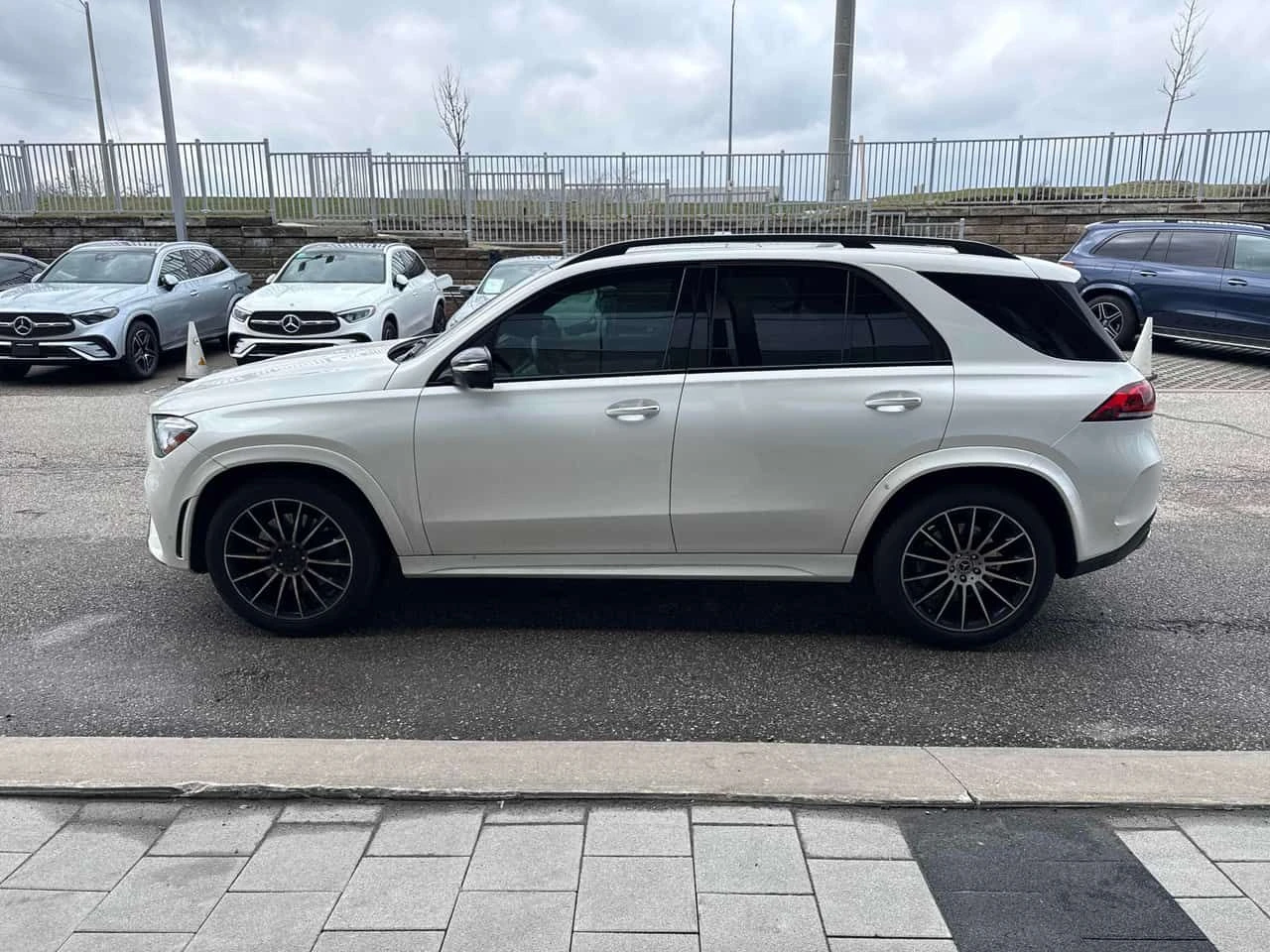 Mercedes-Benz GLE 450 4MATIC* DISTRONIC* BURMESTER* 360KАМЕРИ* , снимка 2 - Автомобили и джипове - 54184820
